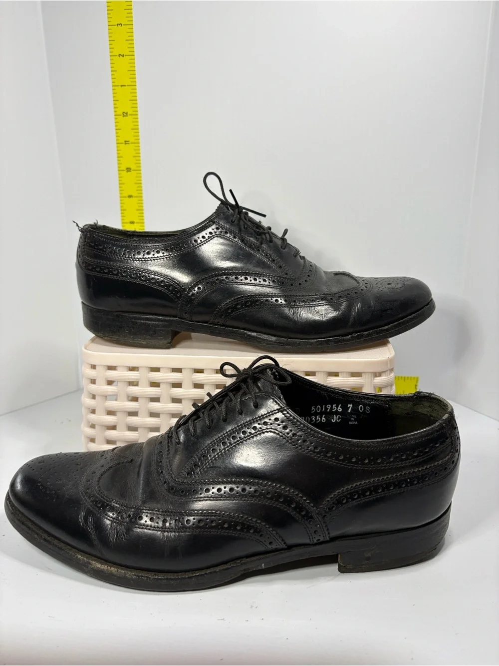 Vintage‎ Florsheim s 7.5d Men's Black Leather Wingtip Dress Shoes. Box 26